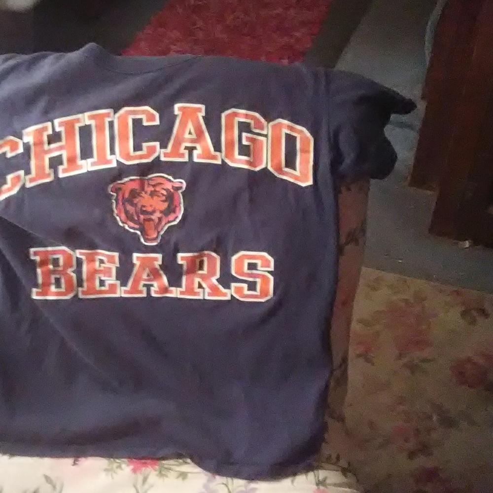 Chicago bears tee shirt